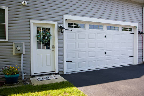 24/7 Emergency Garage Door Panel Replacement experts in Galatia, IL